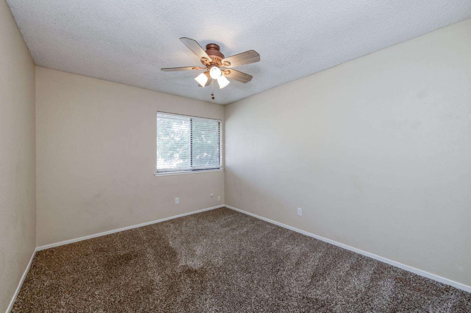 4747 N Woodrow Ave #120, Fresno, CA 93726