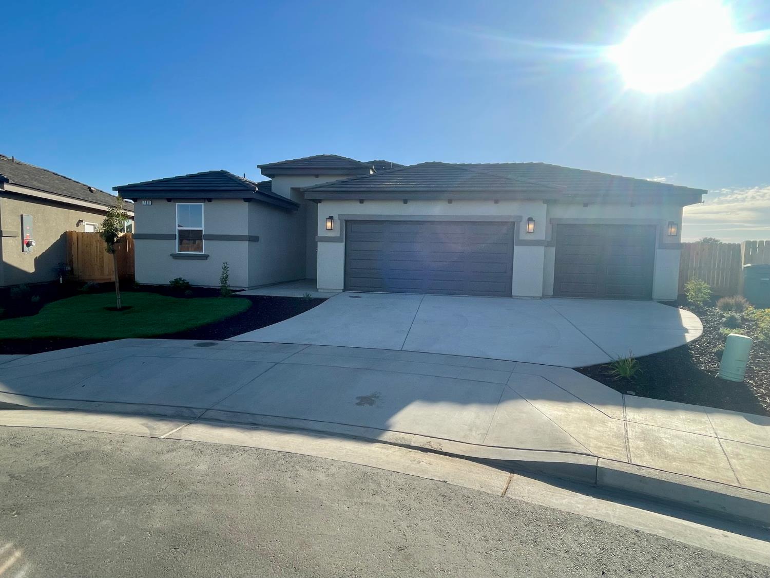 16151 West Monterey Ave, Kerman, CA 93630