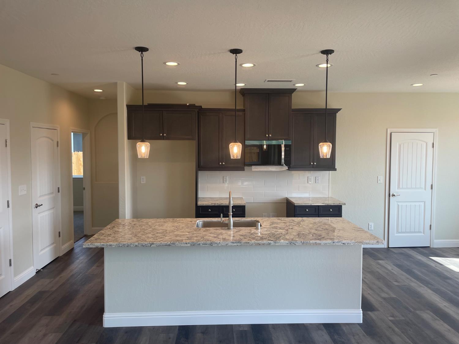 16151 West Monterey Ave, Kerman, CA 93630