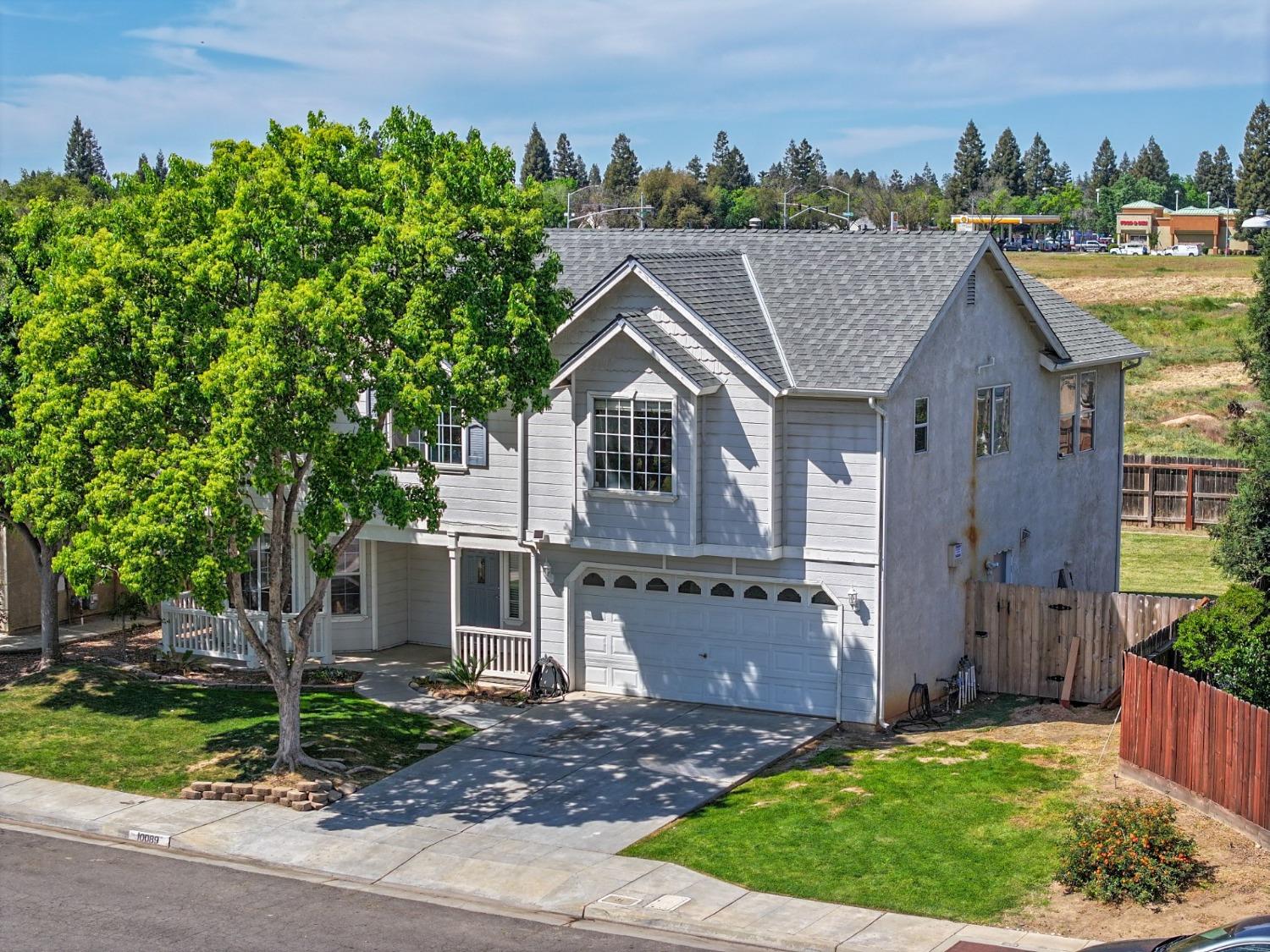 10089 N Baird Ave, Fresno, CA 93730