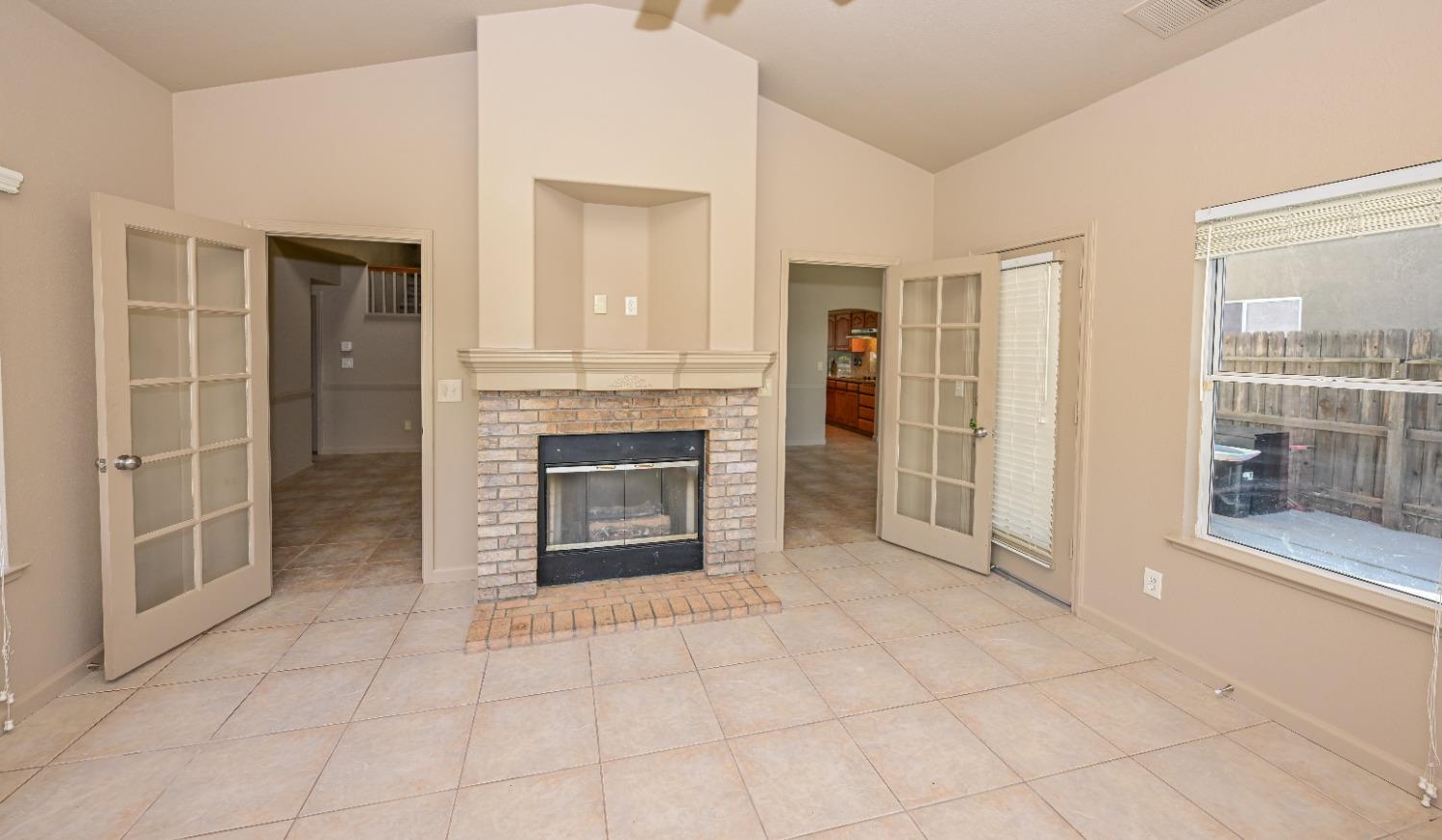 10089 N Baird Ave, Fresno, CA 93730