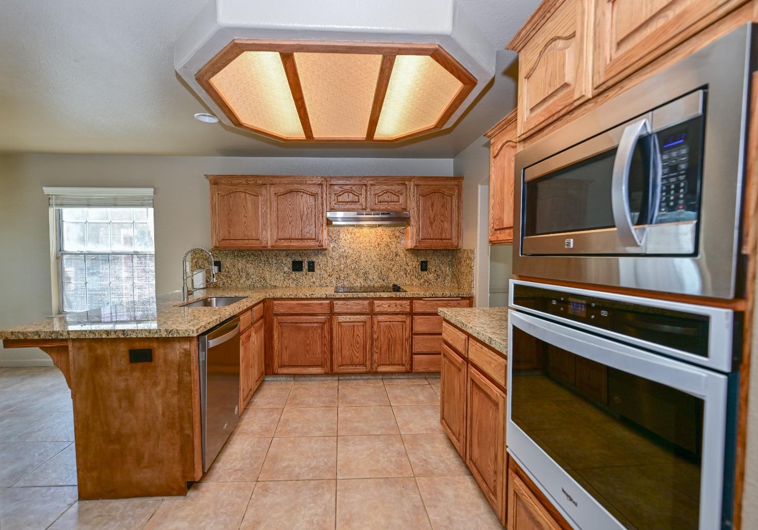 10089 N Baird Ave, Fresno, CA 93730