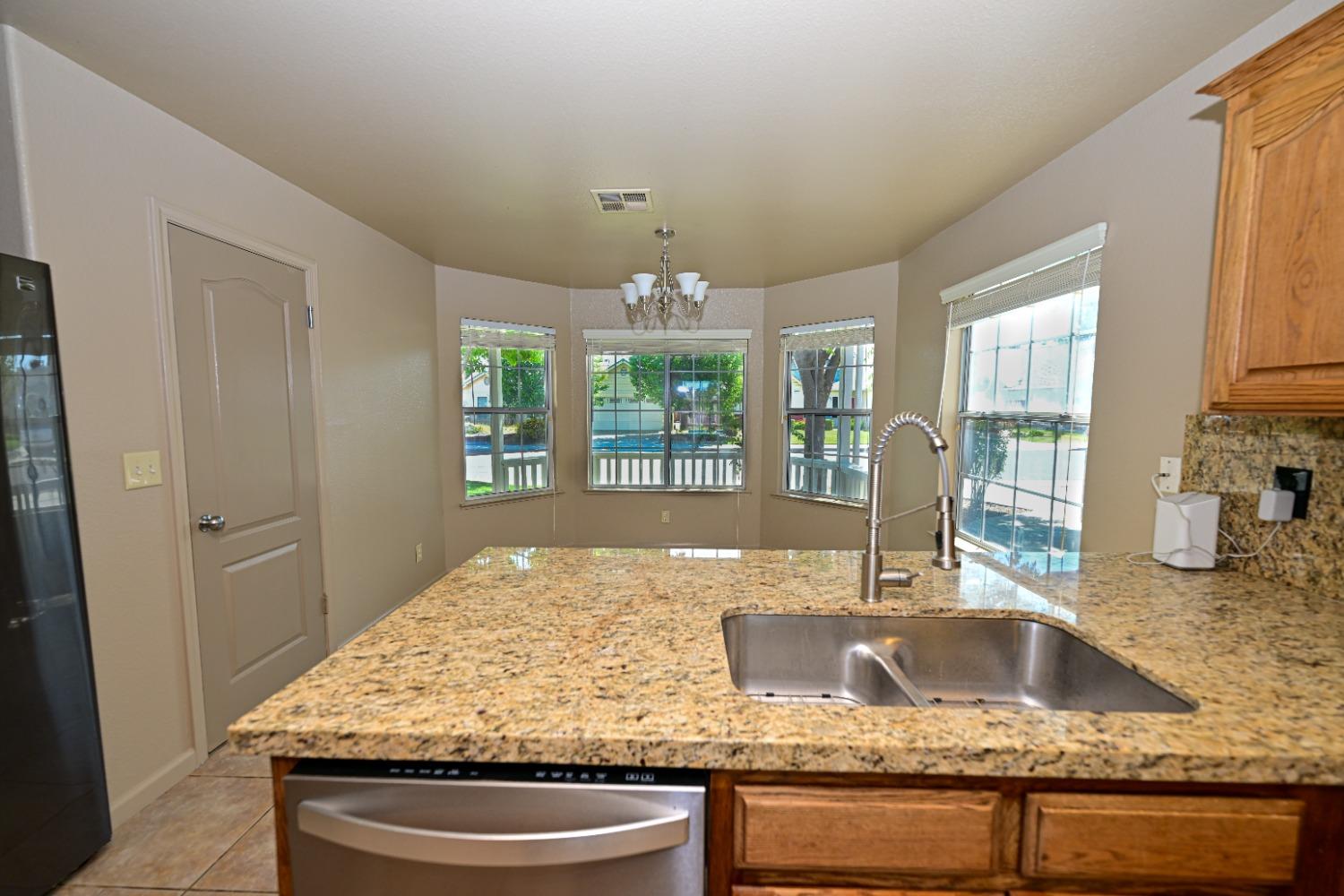 10089 N Baird Ave, Fresno, CA 93730