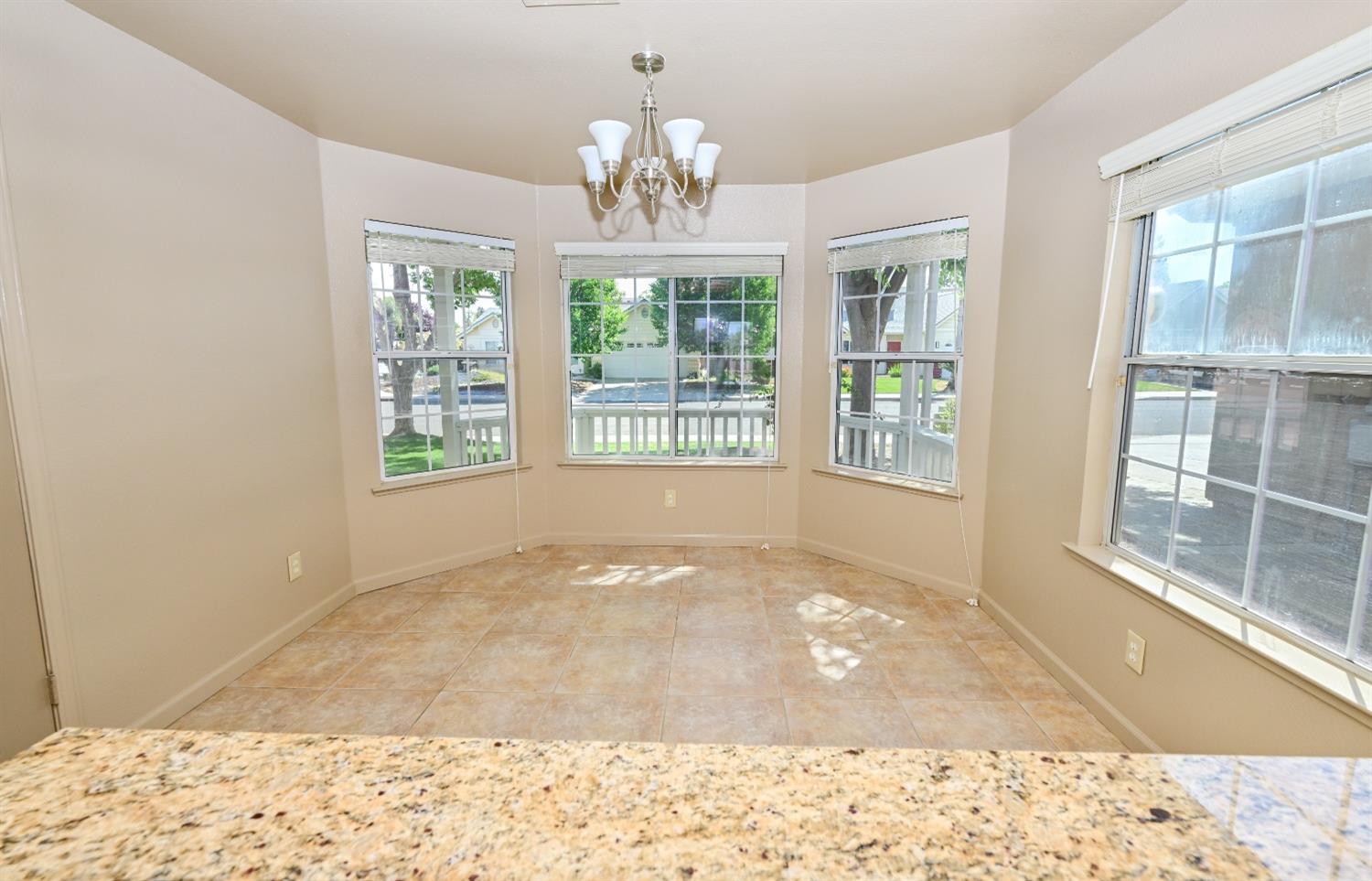 10089 N Baird Ave, Fresno, CA 93730