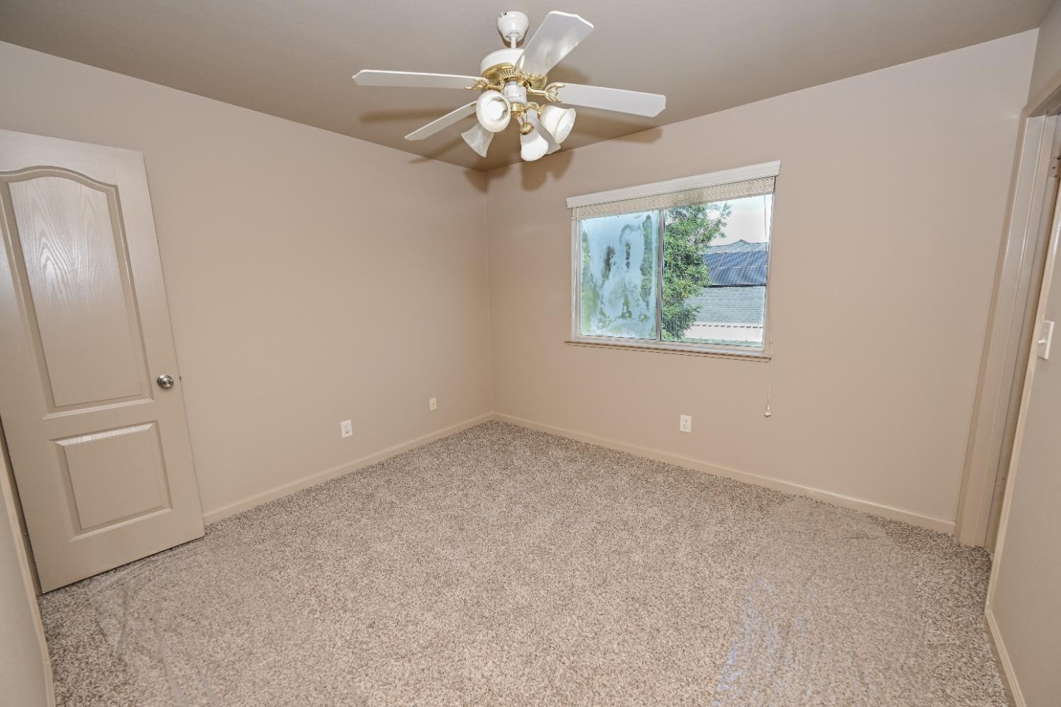 10089 N Baird Ave, Fresno, CA 93730