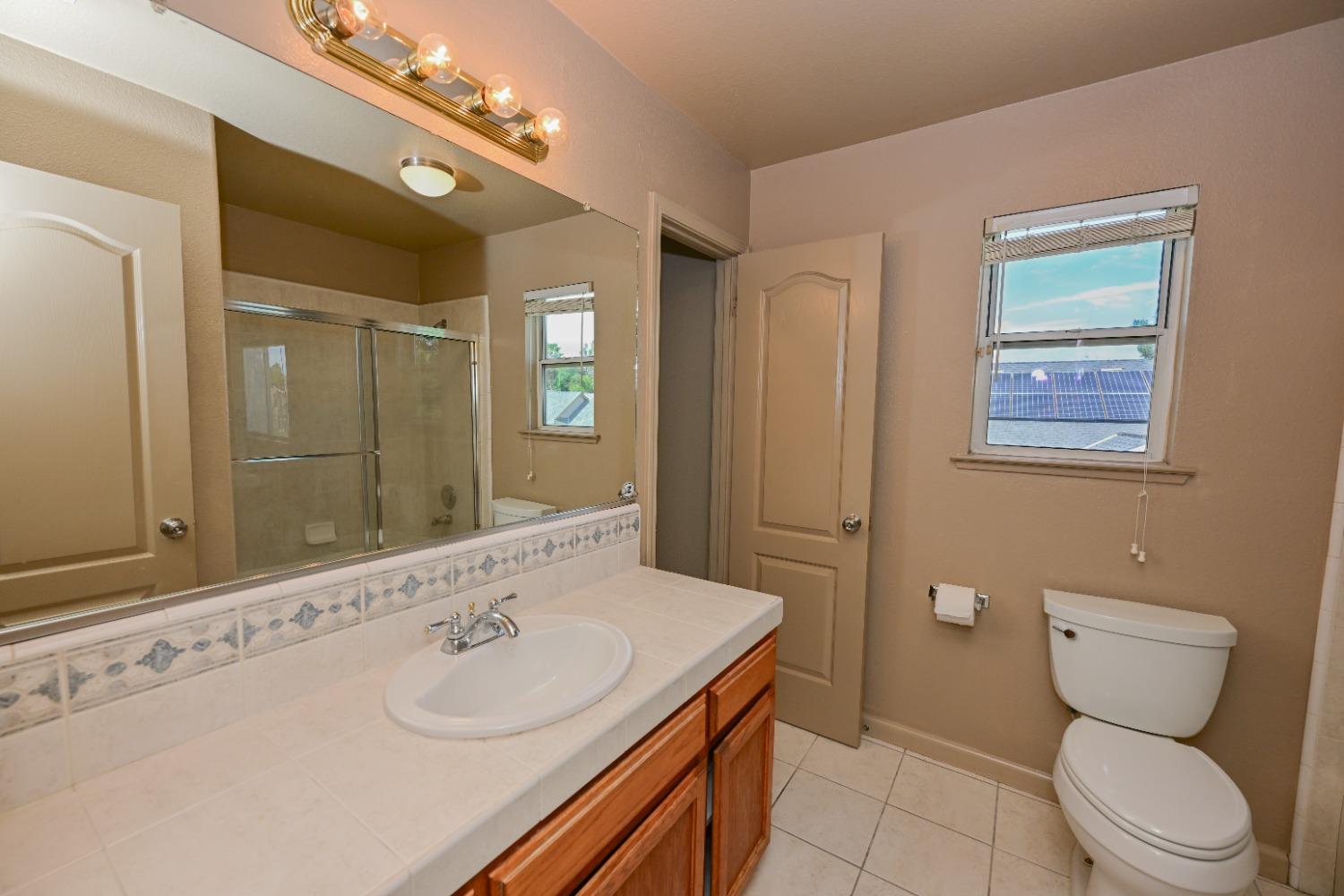 10089 N Baird Ave, Fresno, CA 93730