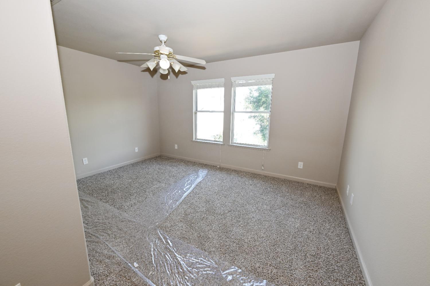 10089 N Baird Ave, Fresno, CA 93730