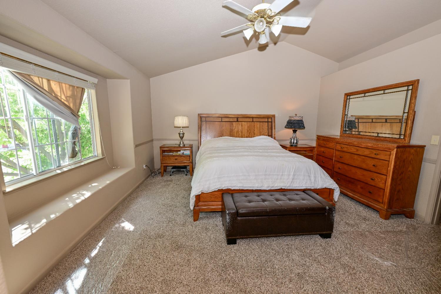 10089 N Baird Ave, Fresno, CA 93730