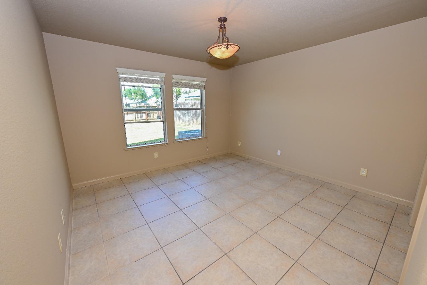 10089 N Baird Ave, Fresno, CA 93730