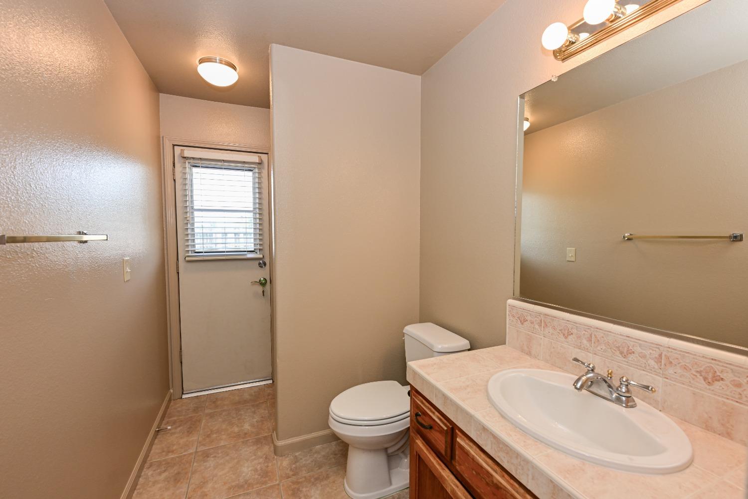 10089 N Baird Ave, Fresno, CA 93730