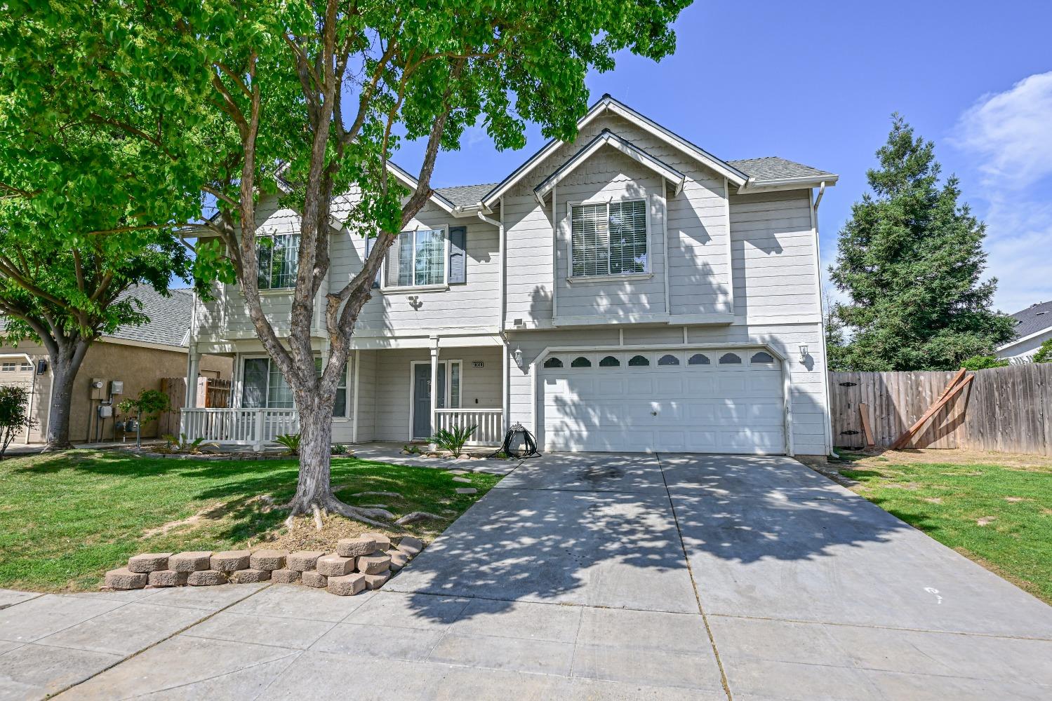 10089 N Baird Ave, Fresno, CA 93730