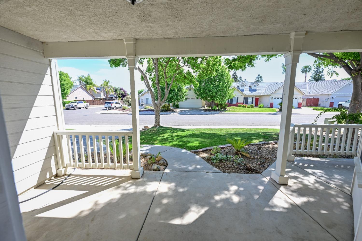 10089 N Baird Ave, Fresno, CA 93730