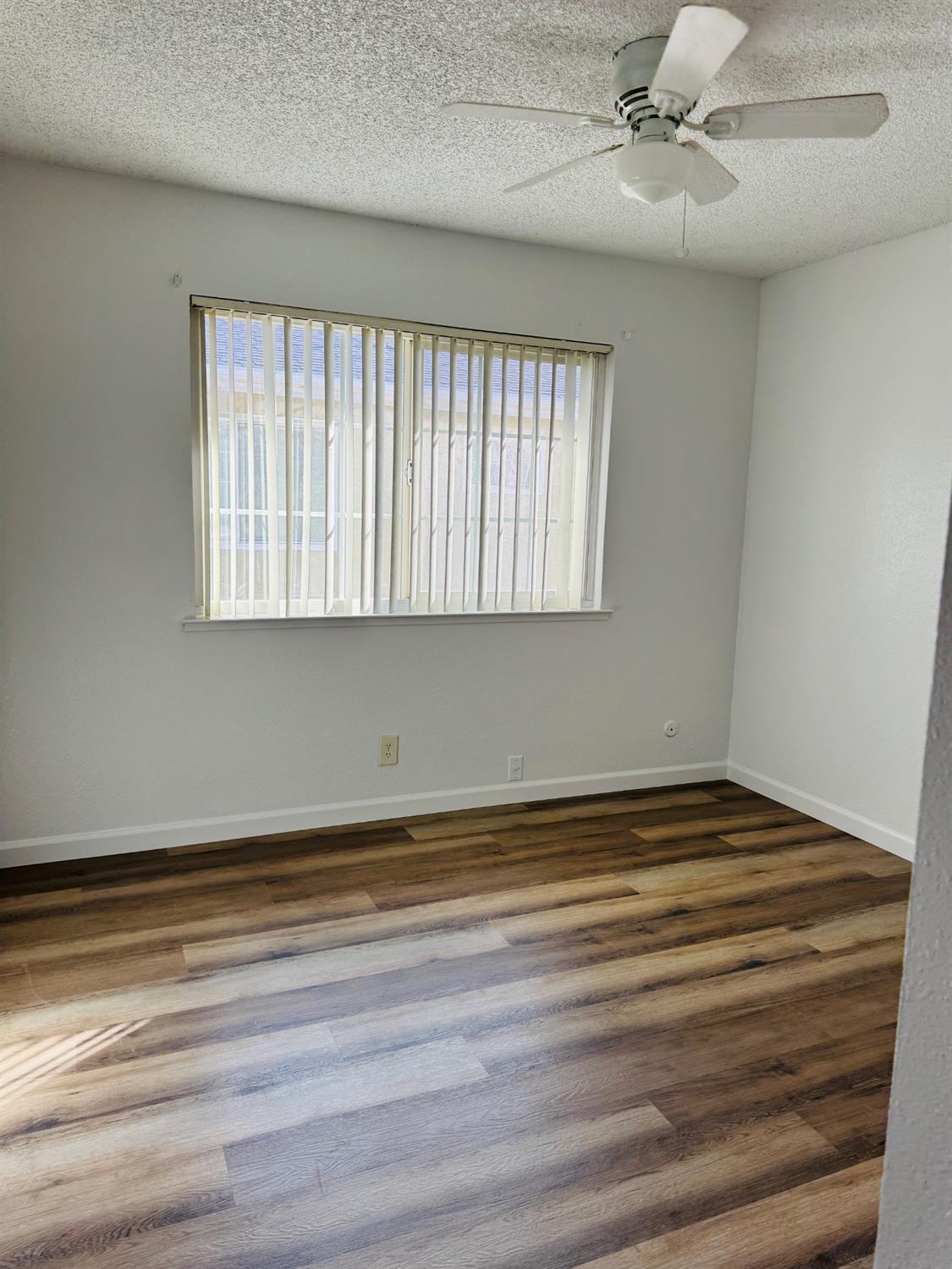 2236 Peach Ave #3, Clovis, CA 93612