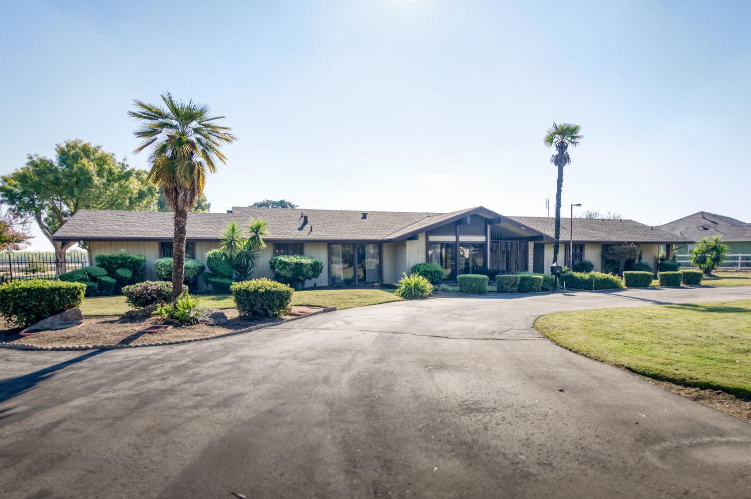 3167 W Kearney Blvd, Fresno, CA 93706