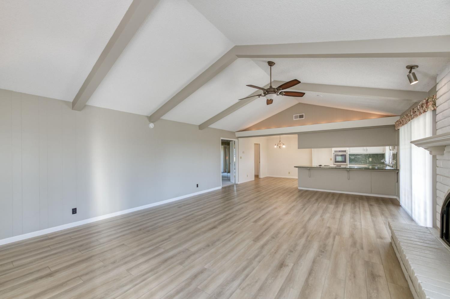 3167 W Kearney Blvd, Fresno, CA 93706