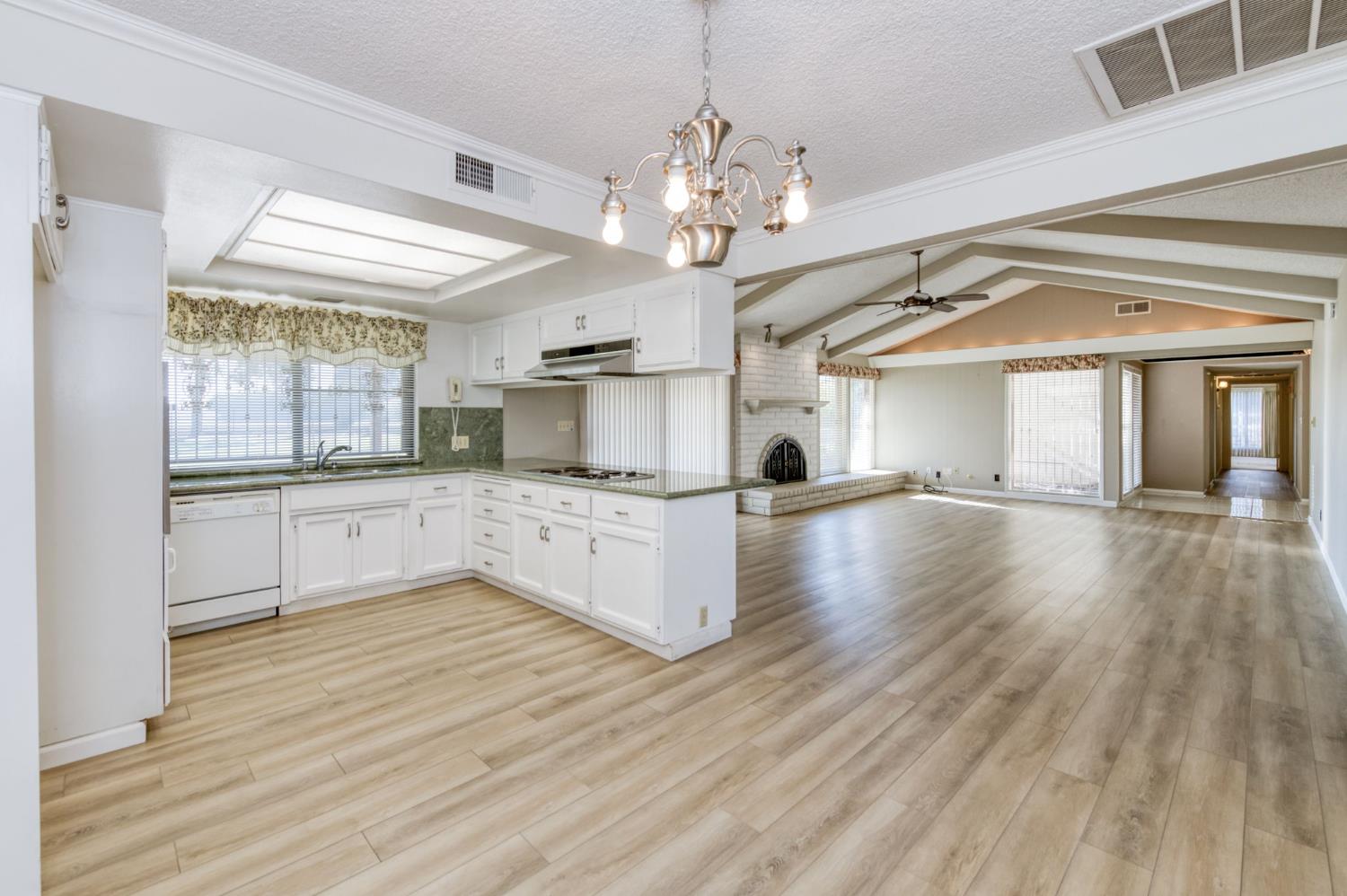 3167 W Kearney Blvd, Fresno, CA 93706