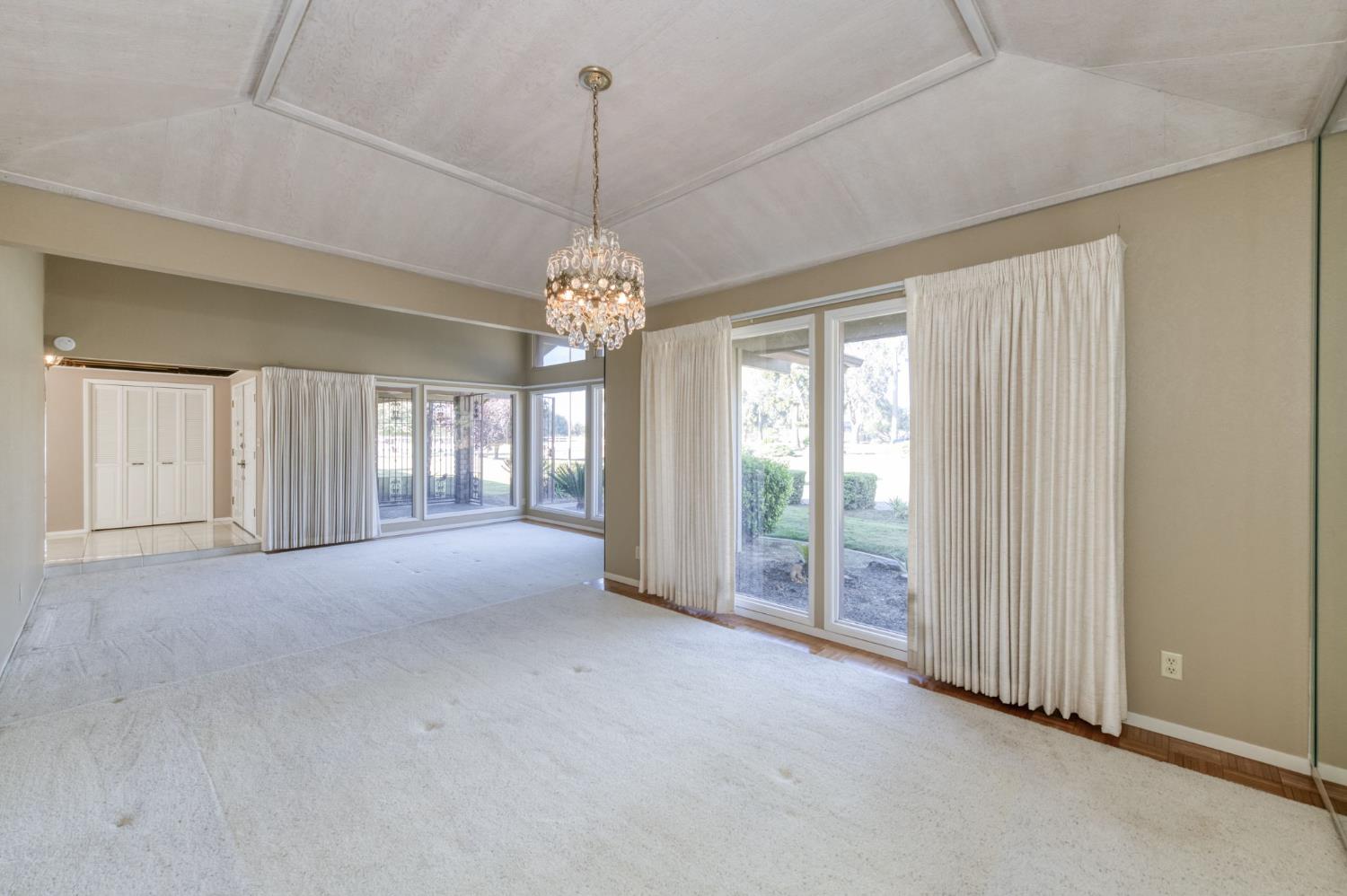 3167 W Kearney Blvd, Fresno, CA 93706