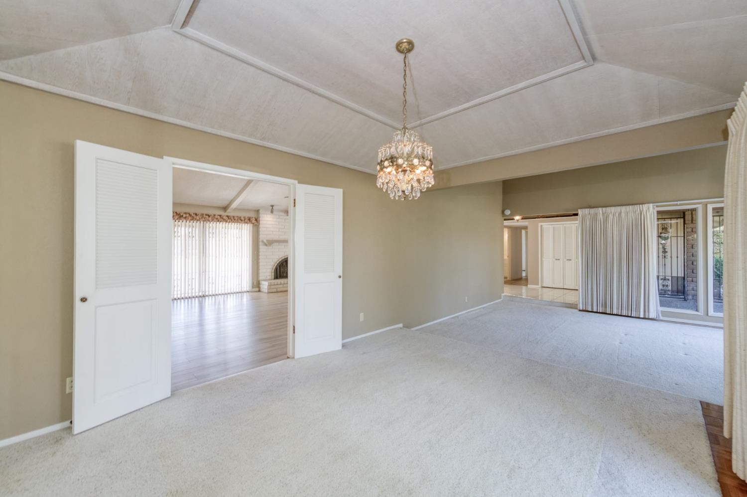 3167 W Kearney Blvd, Fresno, CA 93706