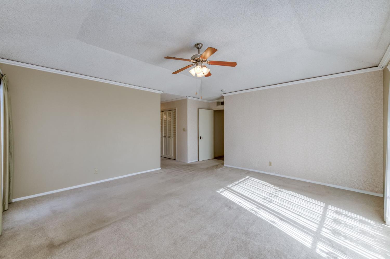 3167 W Kearney Blvd, Fresno, CA 93706
