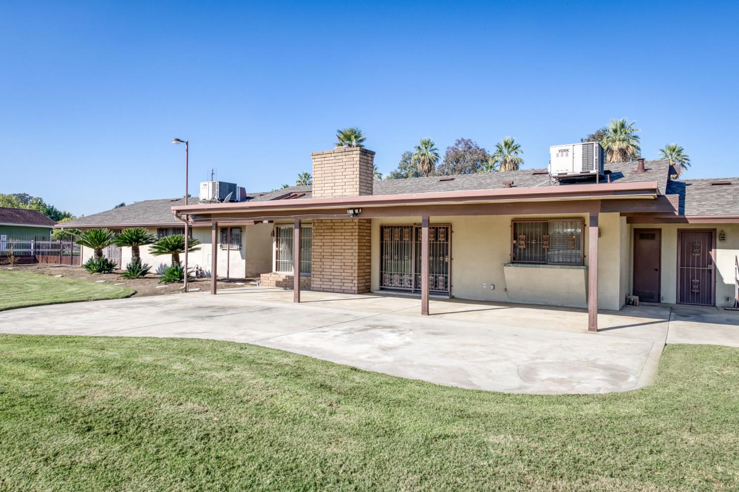 3167 W Kearney Blvd, Fresno, CA 93706