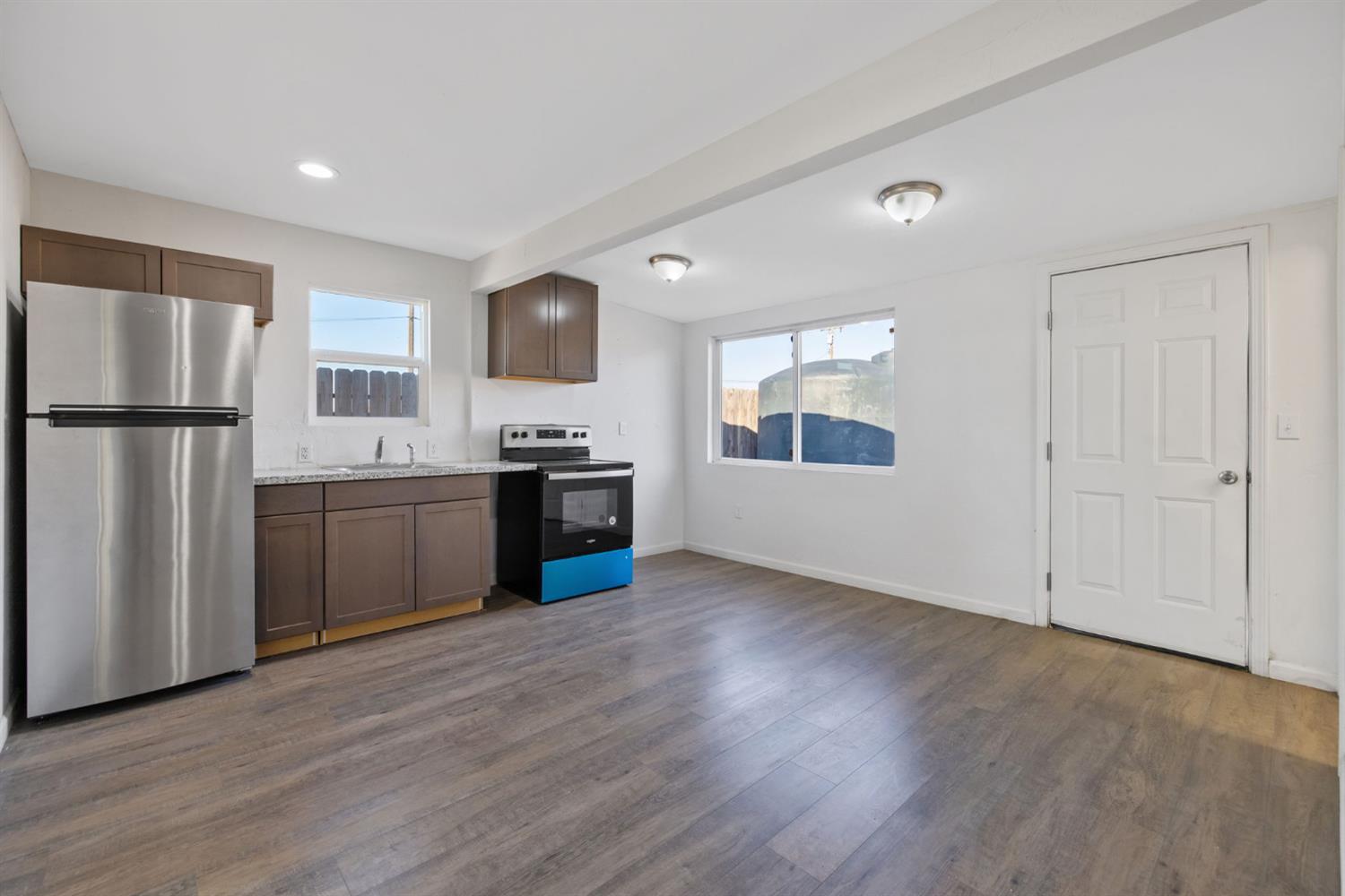 9893 Vista Ave, Hanford, CA 93230