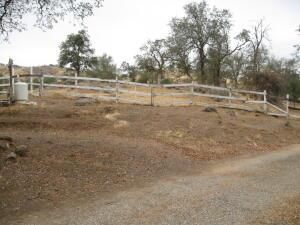35548 Hummingbird Ln, Yokuts Valley, CA 93675