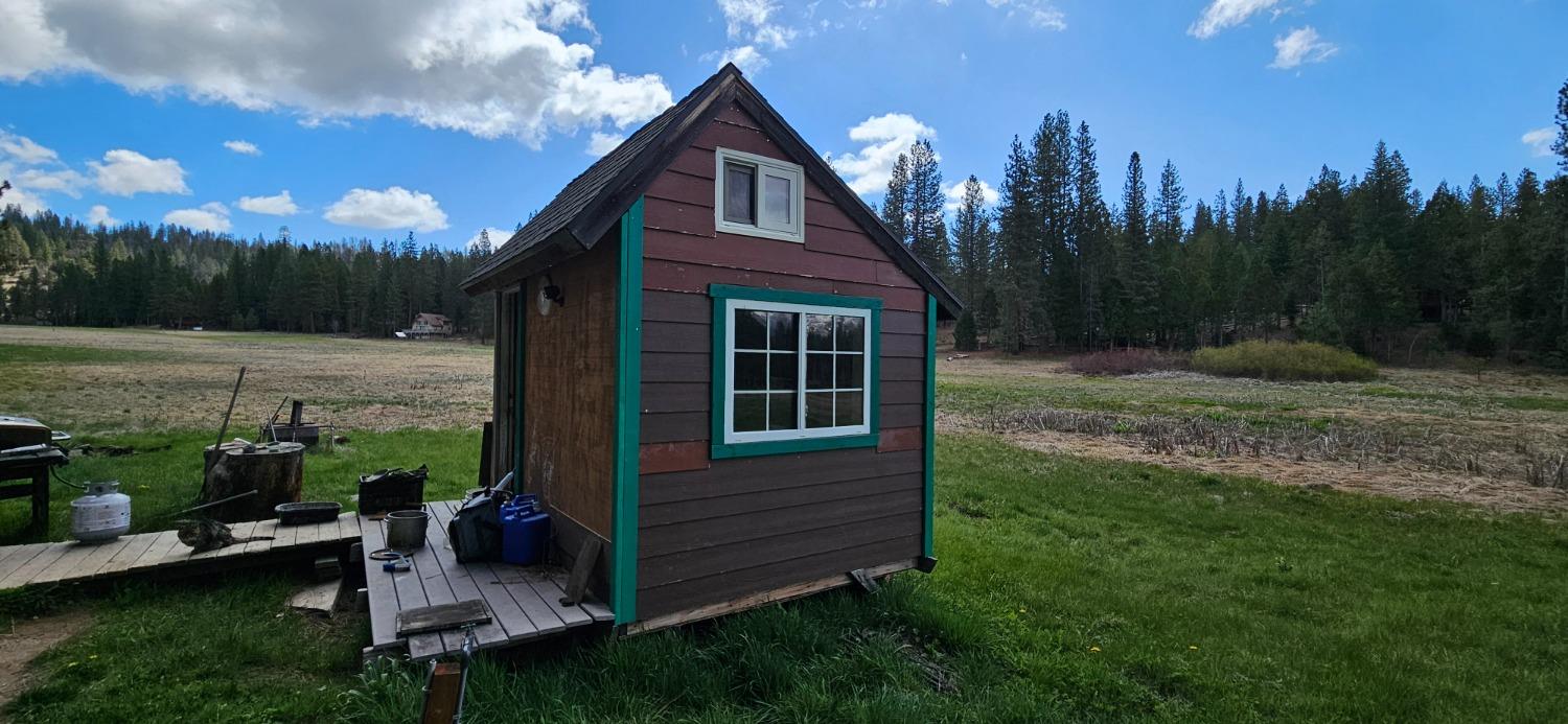 112 Meadow Ln, North Fork, CA 93643