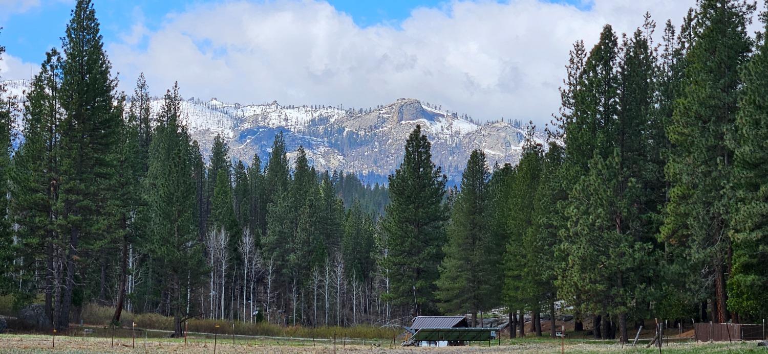 112 Meadow Ln, North Fork, CA 93643