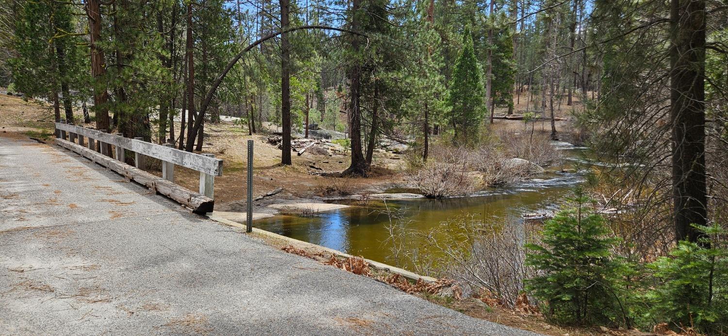 112 Meadow Ln, North Fork, CA 93643