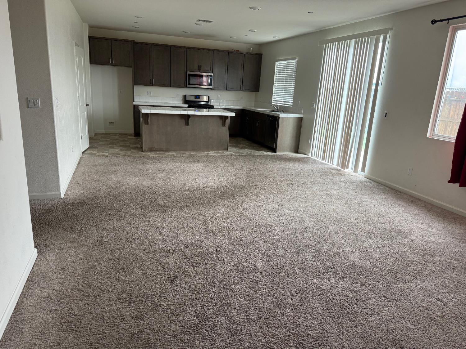 1469 Rinconada Dr, Madera, CA 93637