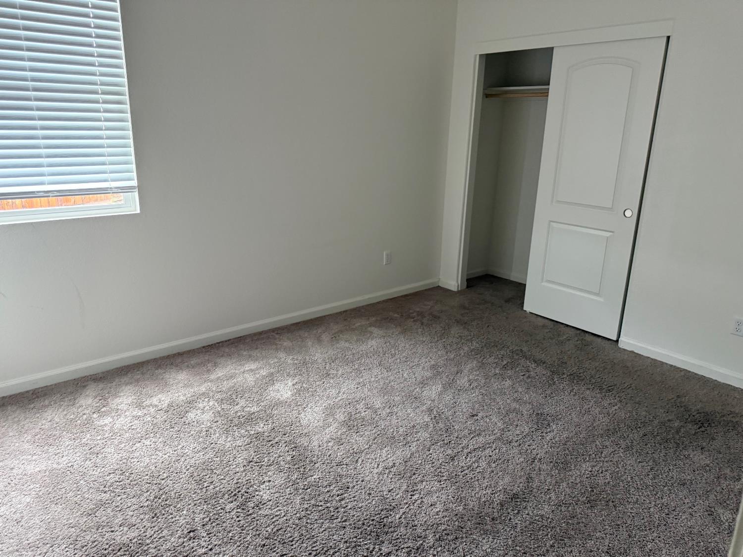 1469 Rinconada Dr, Madera, CA 93637