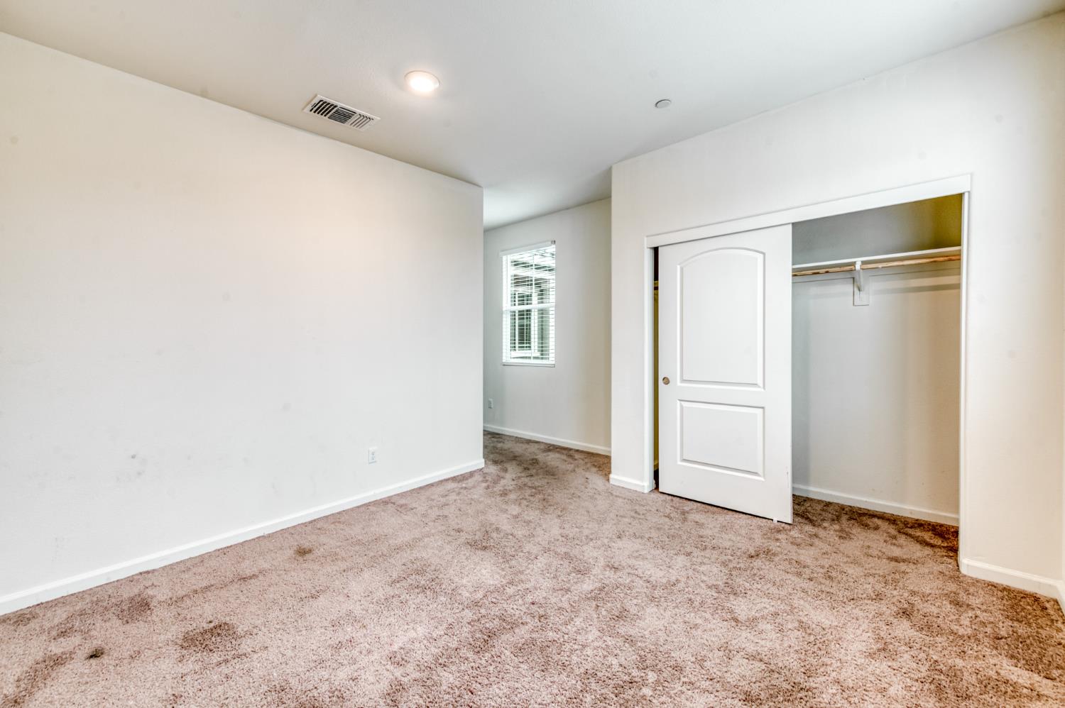 1469 Rinconada Dr, Madera, CA 93637