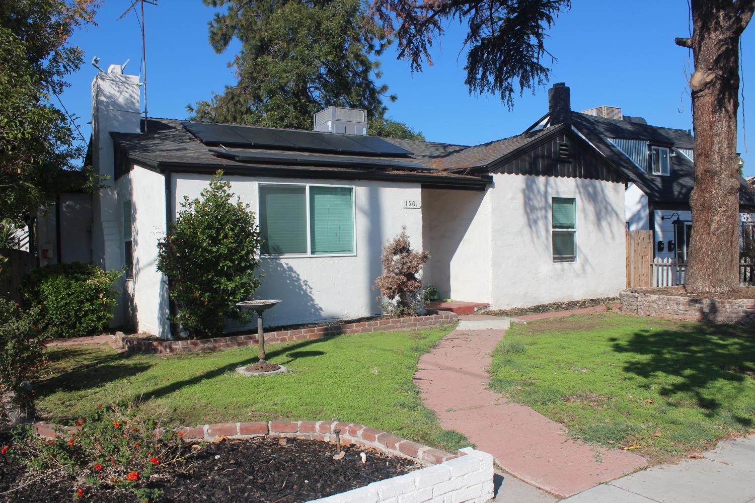 1501 N Carruth Ave, Fresno, CA 93728