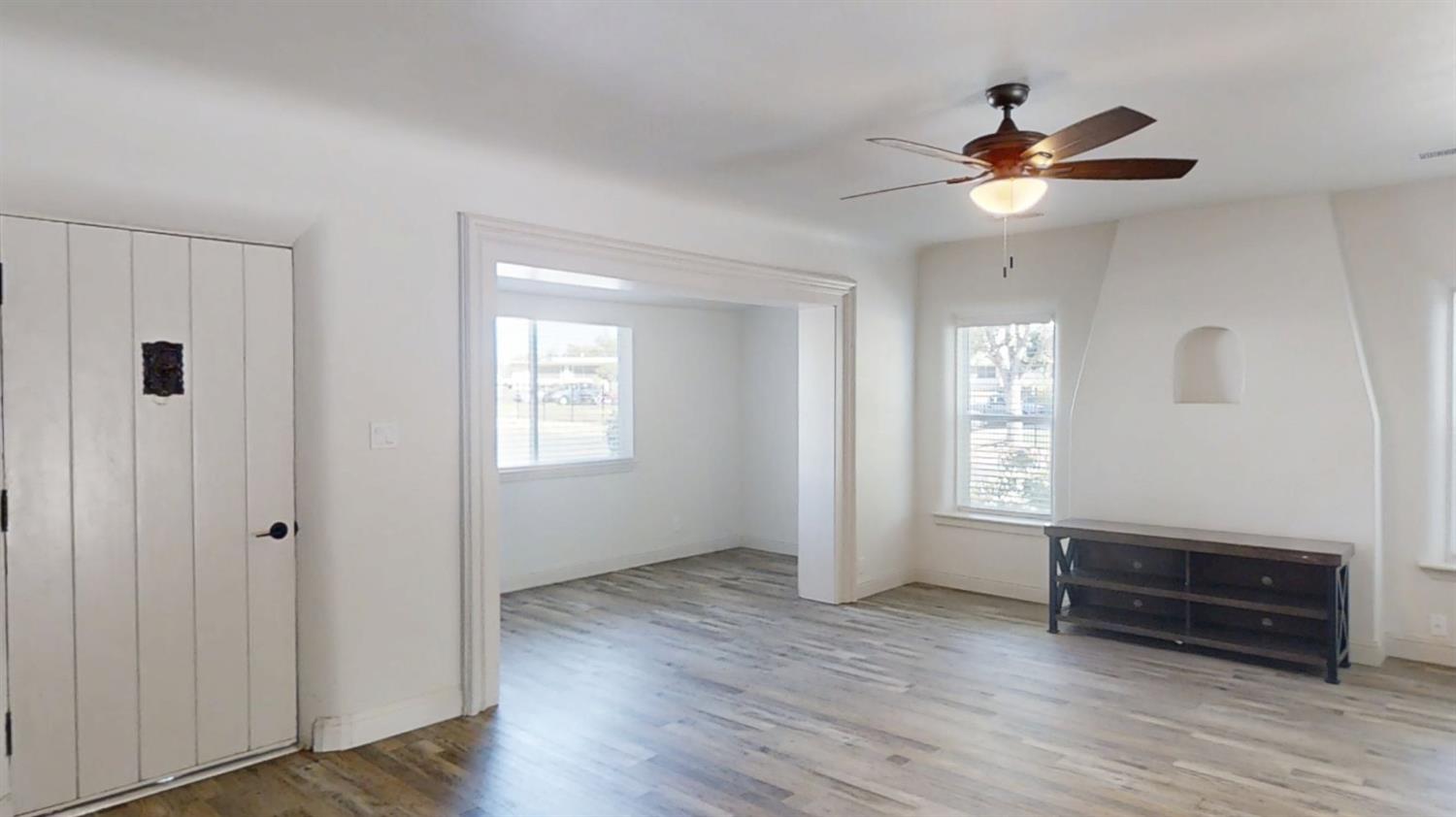 1501 N Carruth Ave, Fresno, CA 93728