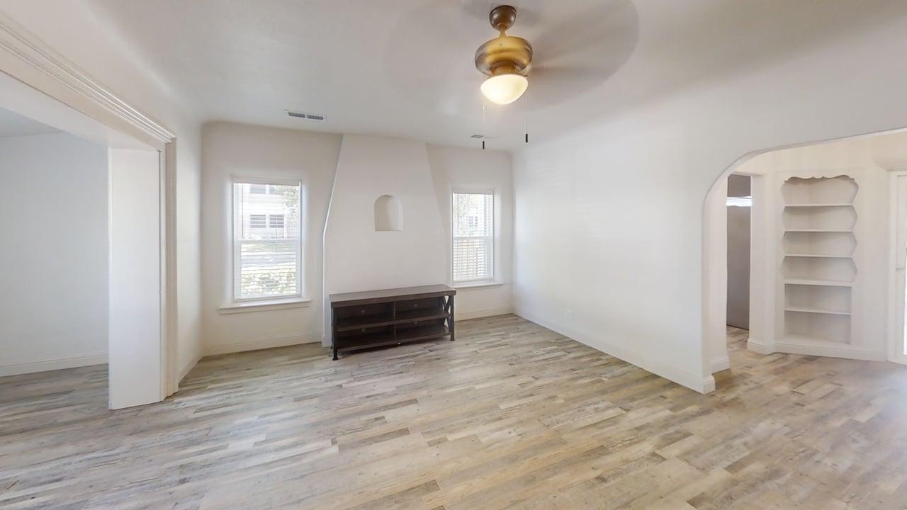 1501 N Carruth Ave, Fresno, CA 93728