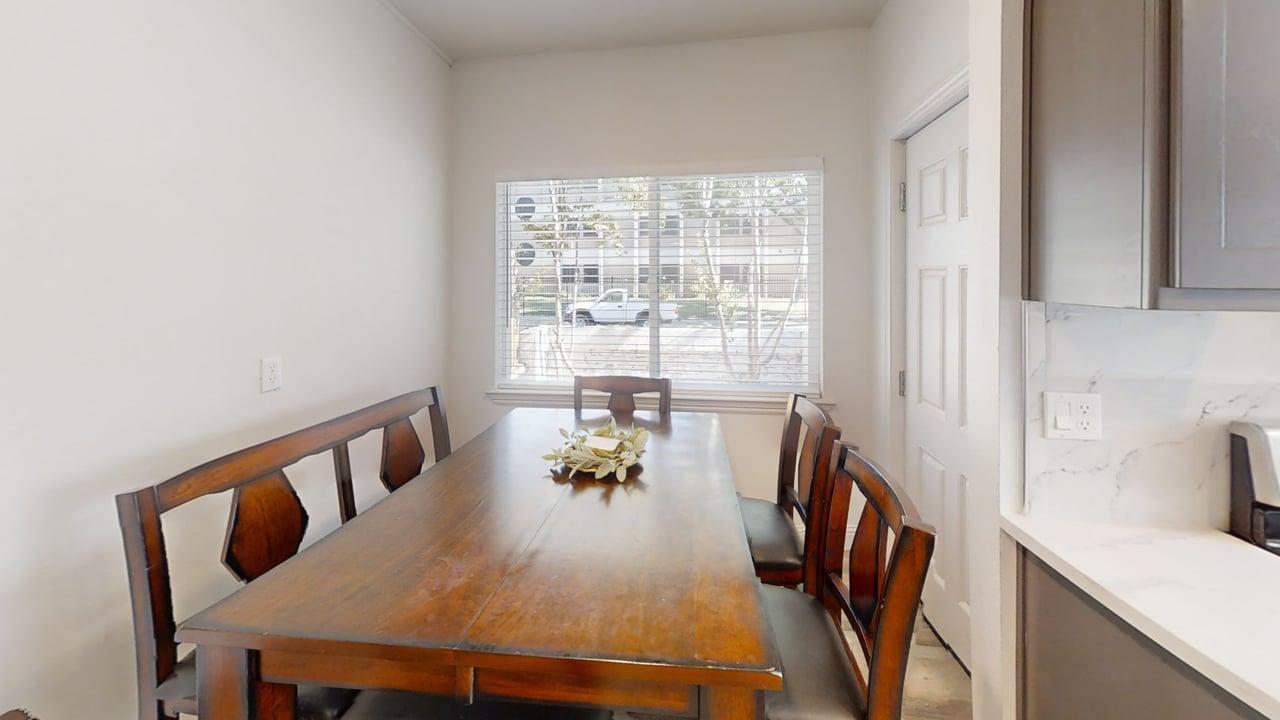 1501 N Carruth Ave, Fresno, CA 93728