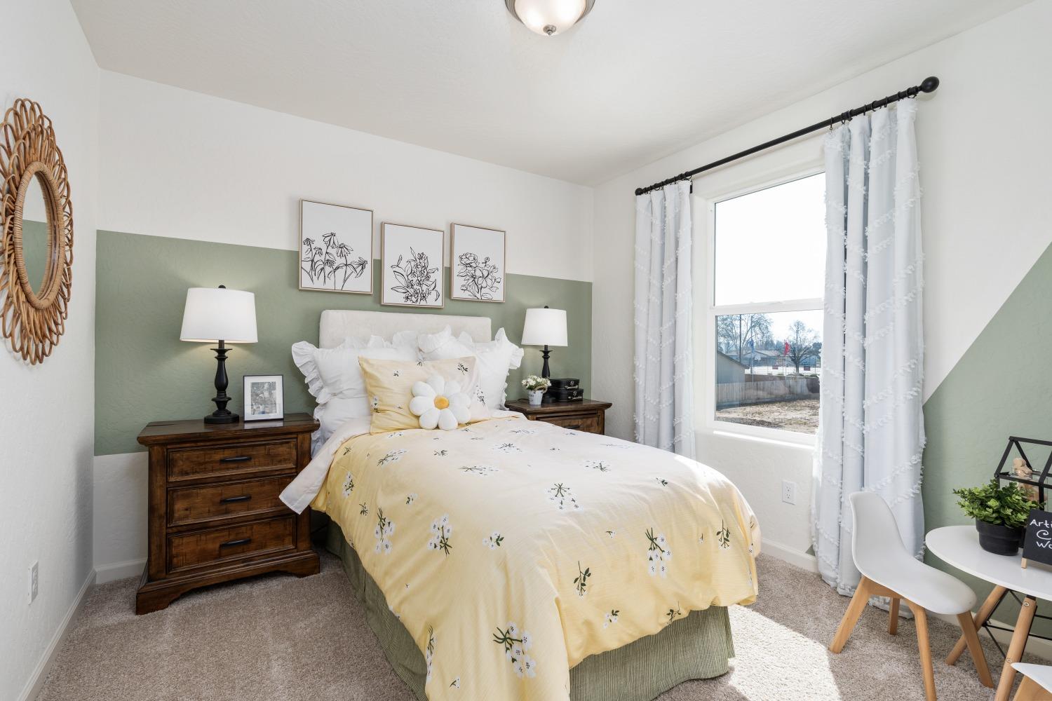 6528 E Blushing Dr, Fresno, CA 93727