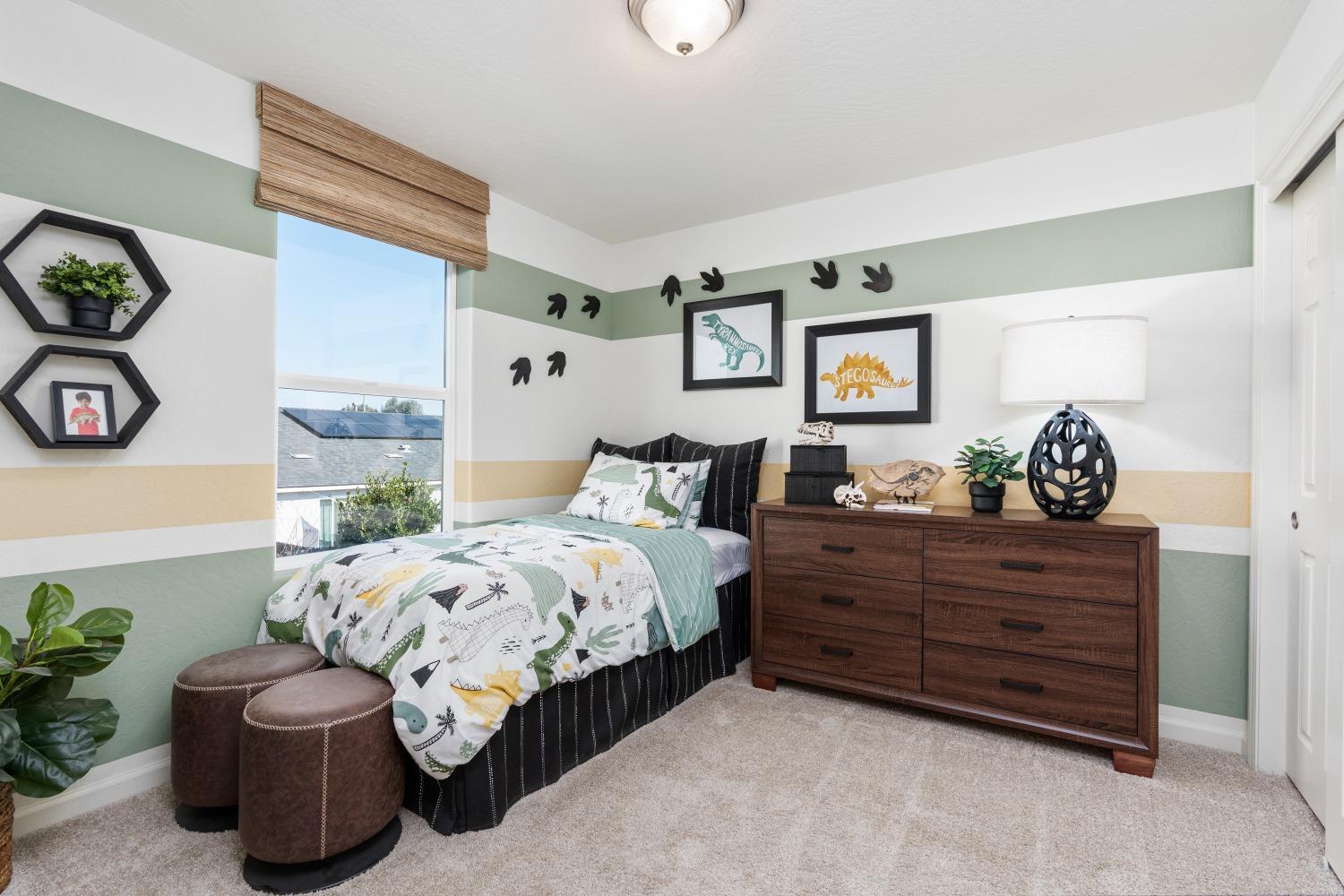 6528 E Blushing Dr, Fresno, CA 93727