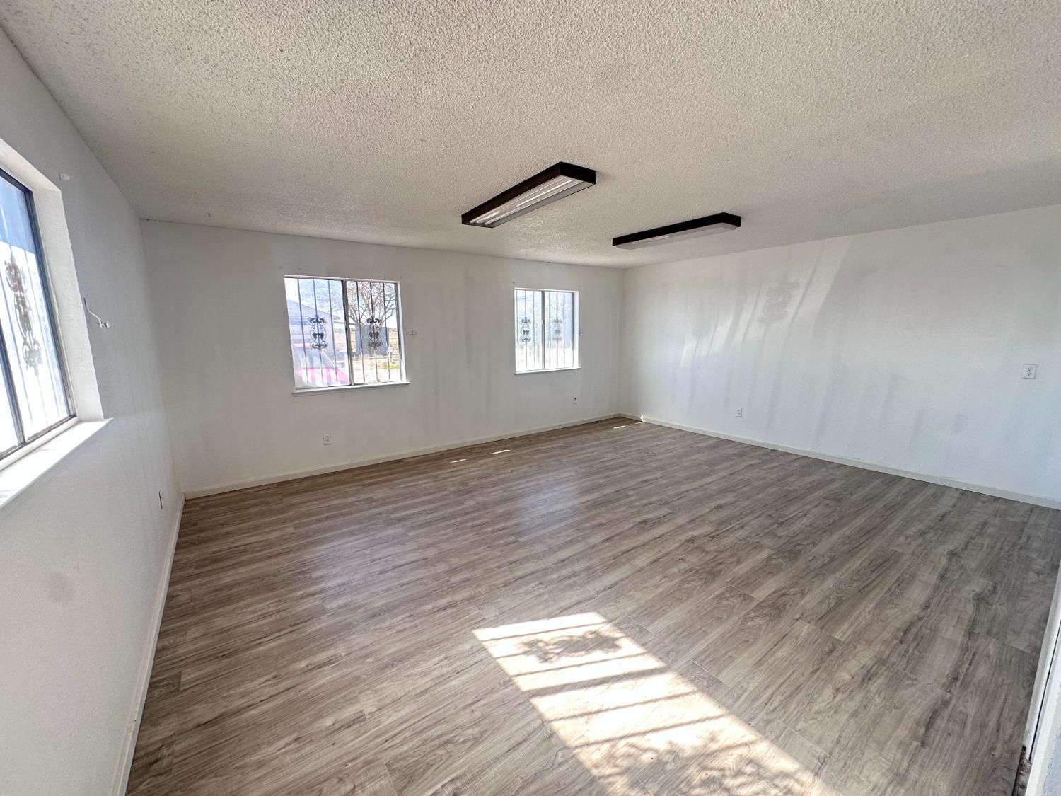 9244 W Lincoln Ave, Fresno, CA 93706