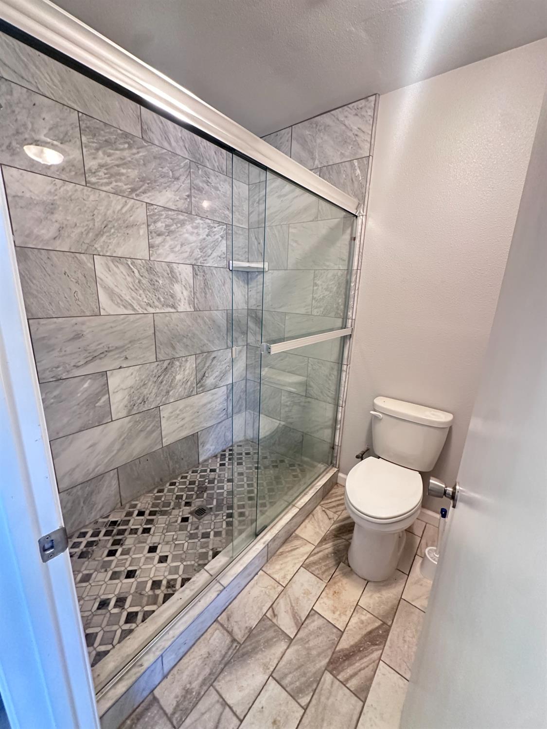 9244 W Lincoln Ave, Fresno, CA 93706