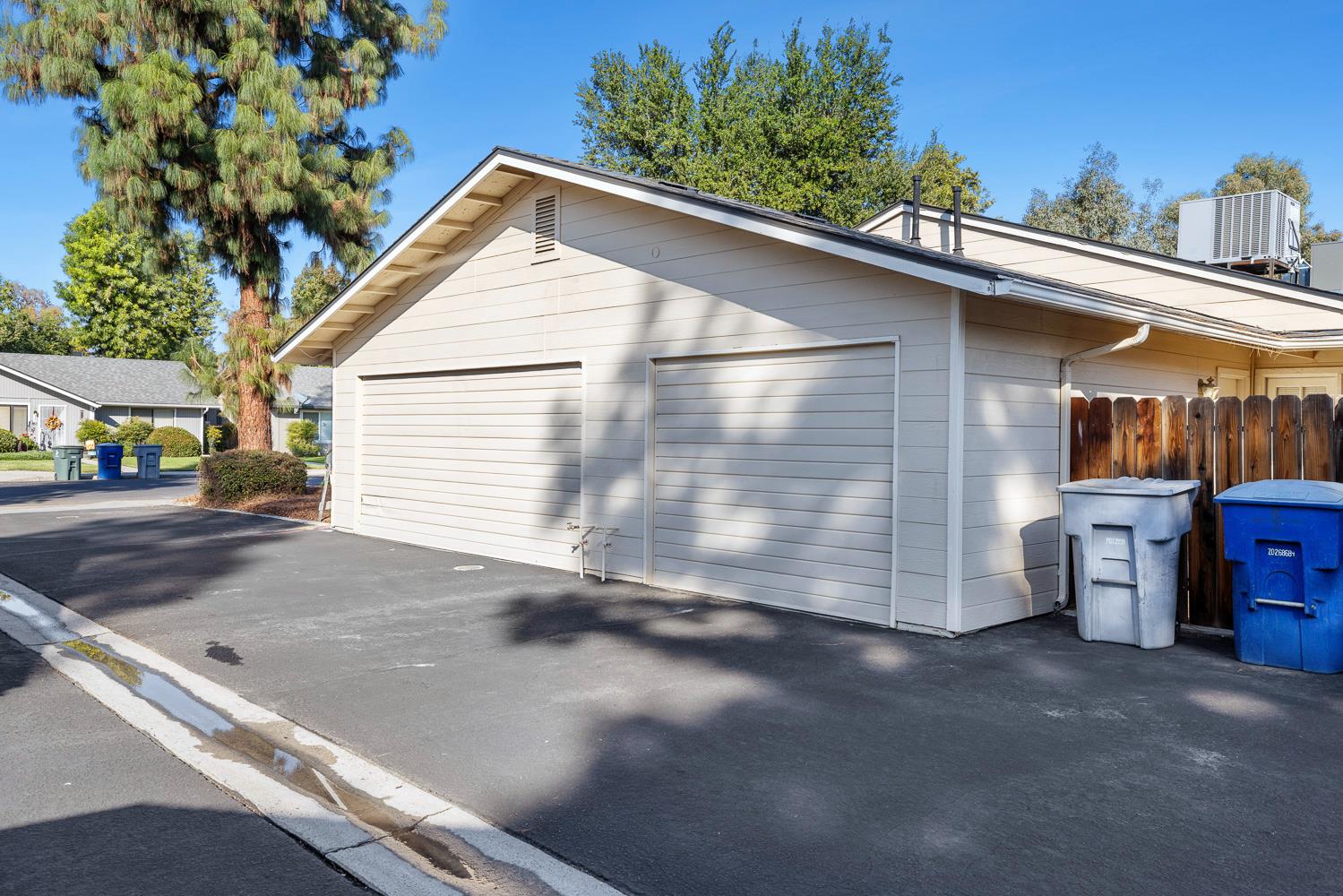 570 W Escalon Ave, Clovis, CA 93612