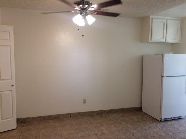 570 W Escalon Ave, Clovis, CA 93612