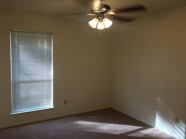 570 W Escalon Ave, Clovis, CA 93612