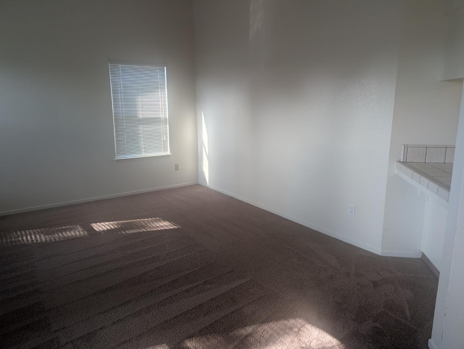 570 W Escalon Ave, Clovis, CA 93612