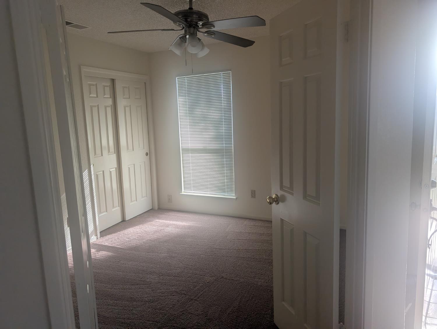 570 W Escalon Ave, Clovis, CA 93612