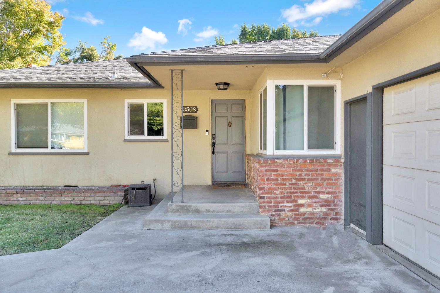 3508 E Norwich Ave, Fresno, CA 93727