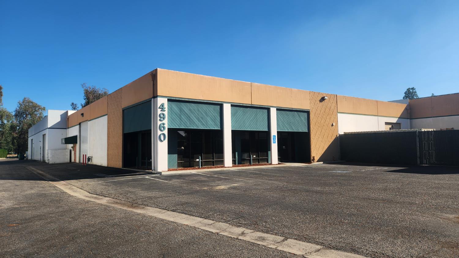 4960 E Yale Ave, Fresno, CA 93727