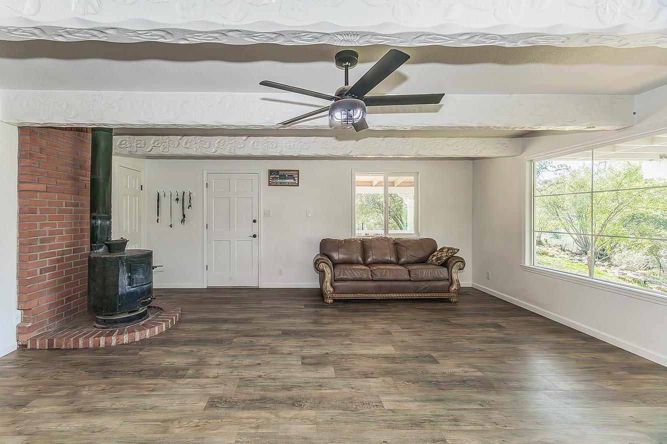 32035 Sycamore Rd, Tollhouse, CA 93667