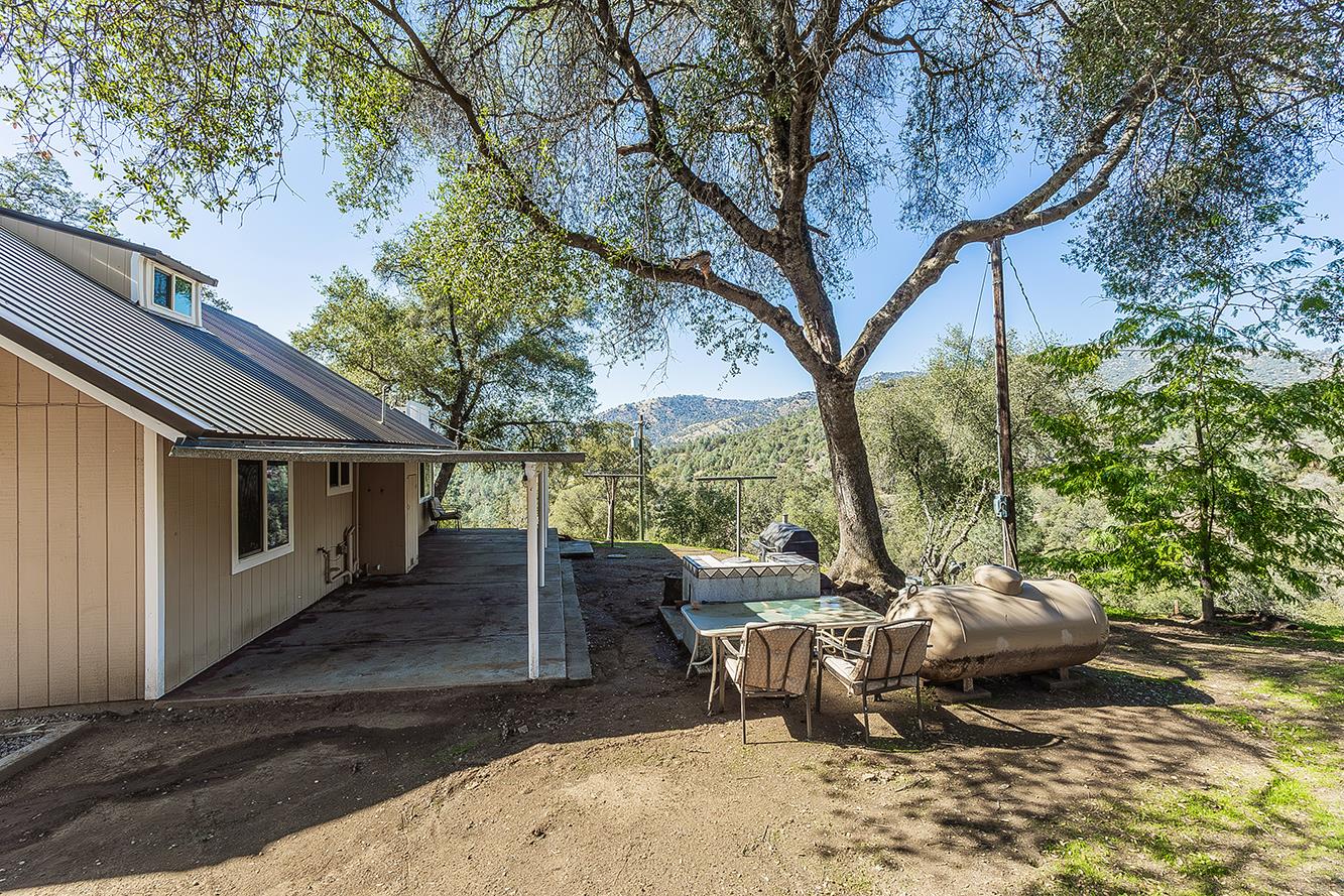 32035 Sycamore Rd, Tollhouse, CA 93667