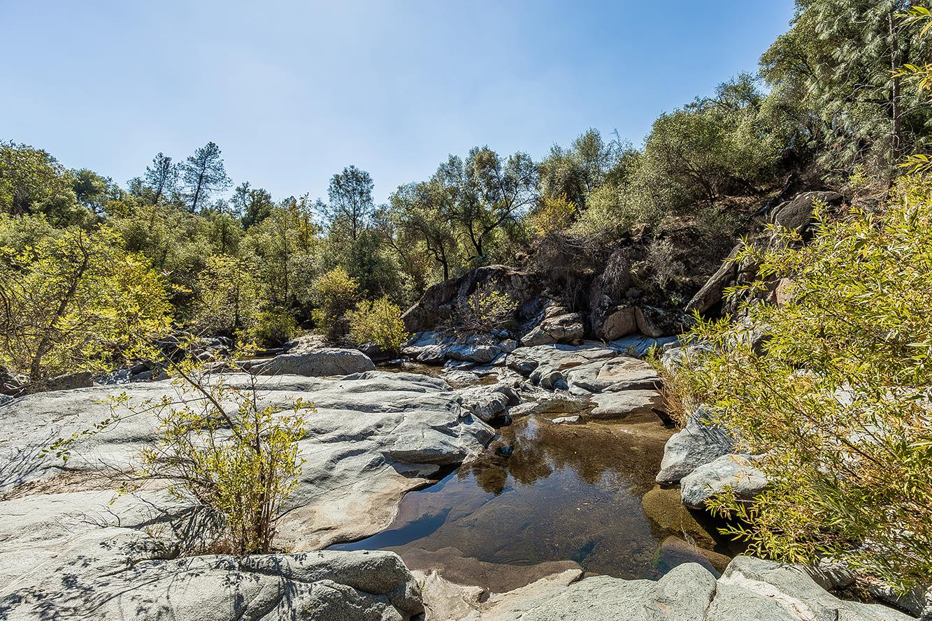 32035 Sycamore Rd, Tollhouse, CA 93667